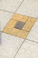 complex_szary_grafitowy_zolty_plukany