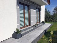 Polbruk_Linea_jasnoszary_trawertyn_Obrzeze_Modern_grafitowy_gladki_Palisada_Zen_grafitowy_utwardzany